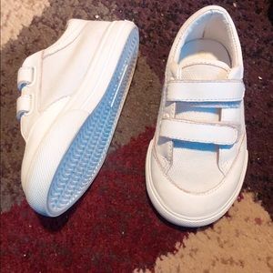 Burberry Infant toddler shoes size 5c